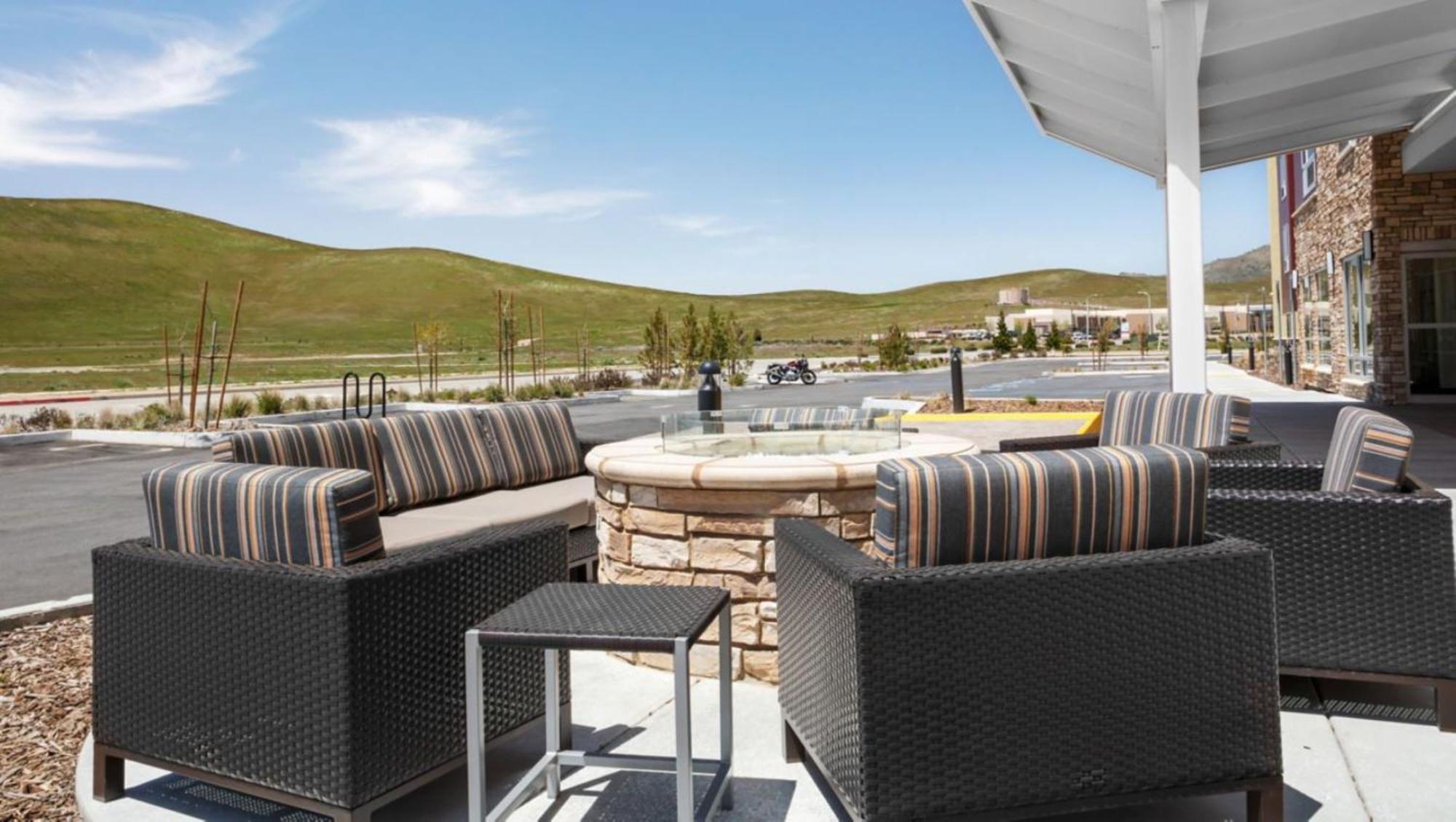 Towneplace Suites By Marriott Tehachapi Exterior photo