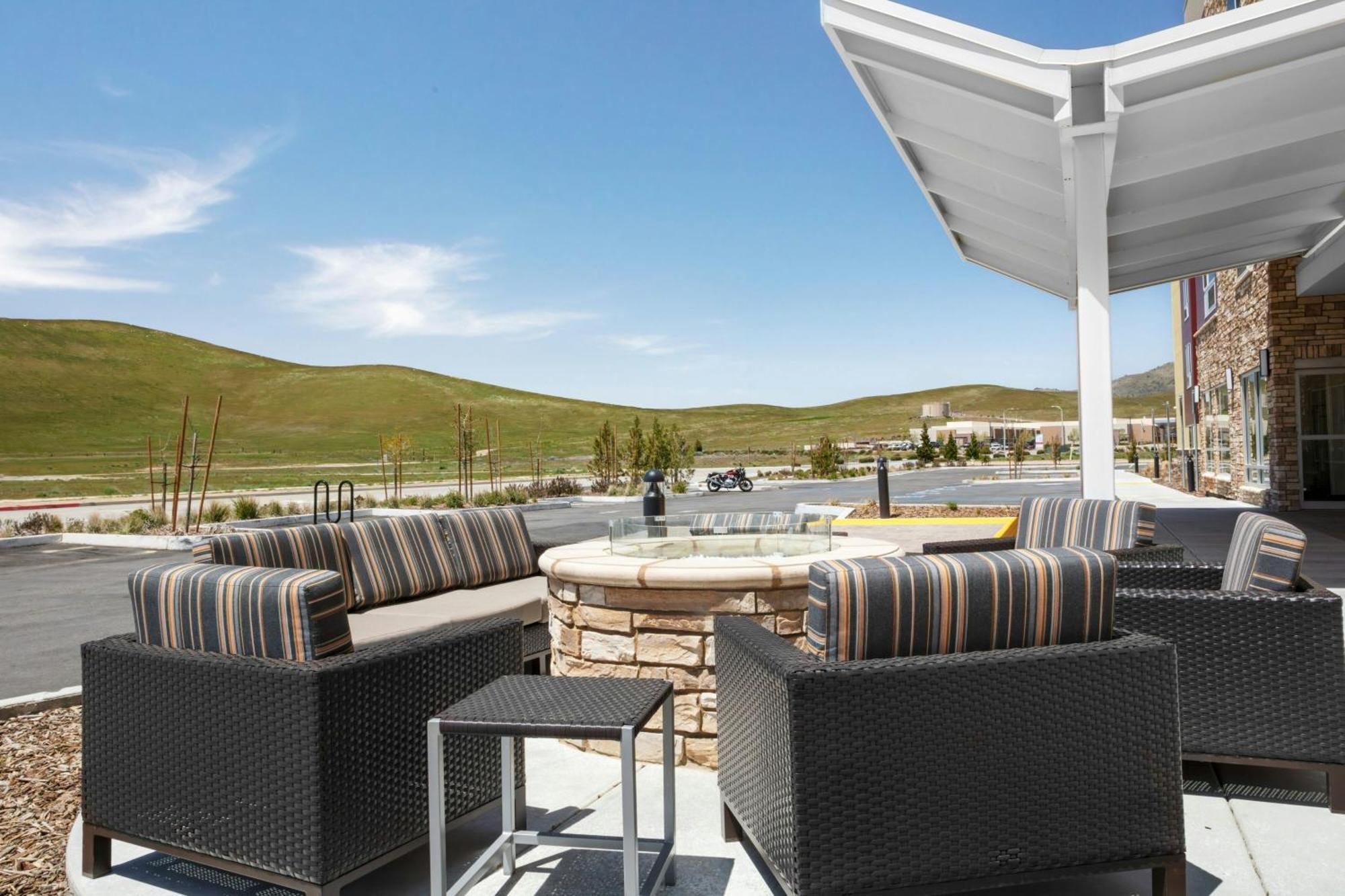 Towneplace Suites By Marriott Tehachapi Exterior photo